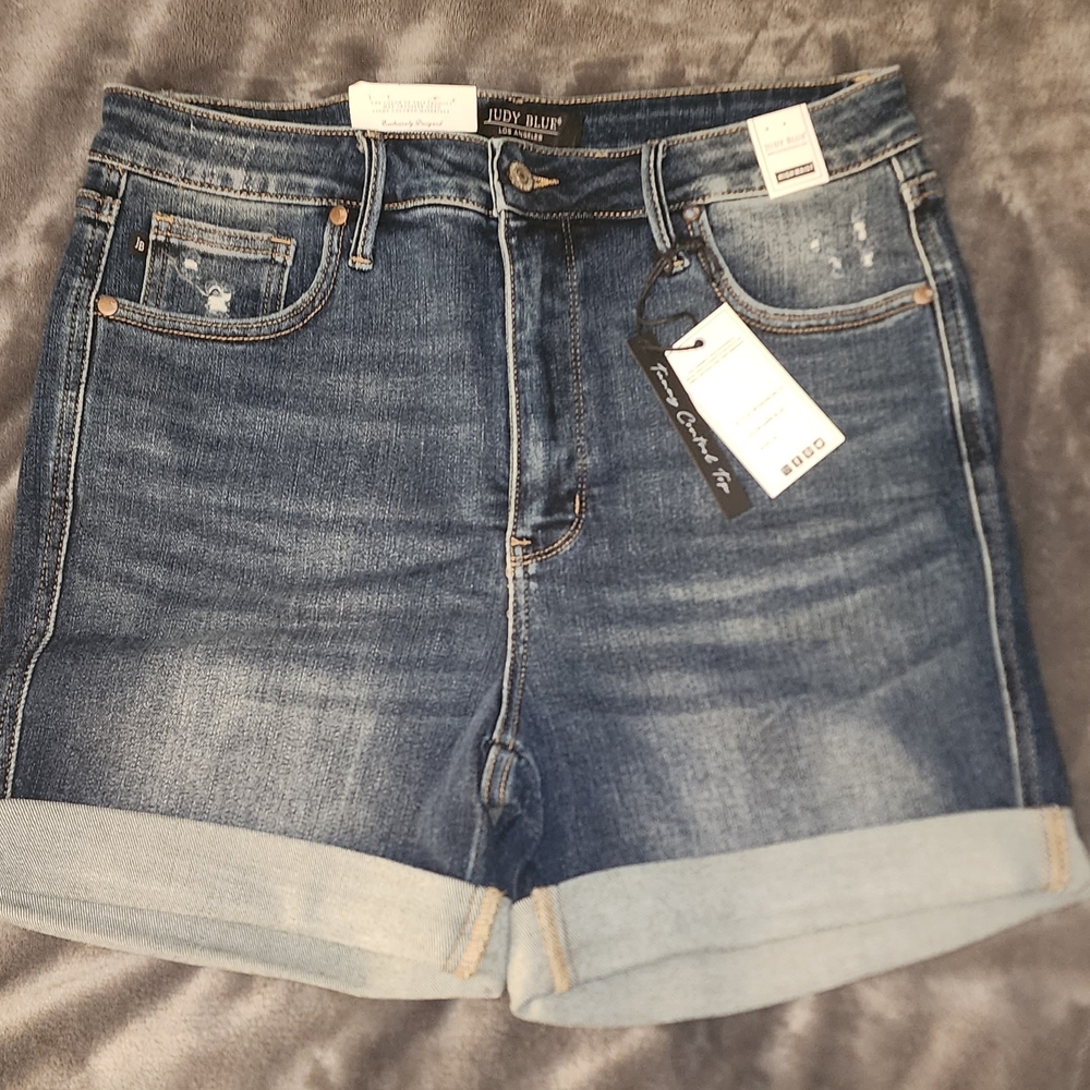 Judy Blue Mid-Rise Rolled Hem Denim Shorts - Blue Wash.